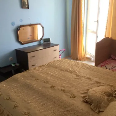 100 М До Пляжа В Старом Центре Apartament